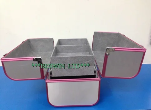 Hairdressing case — view 2